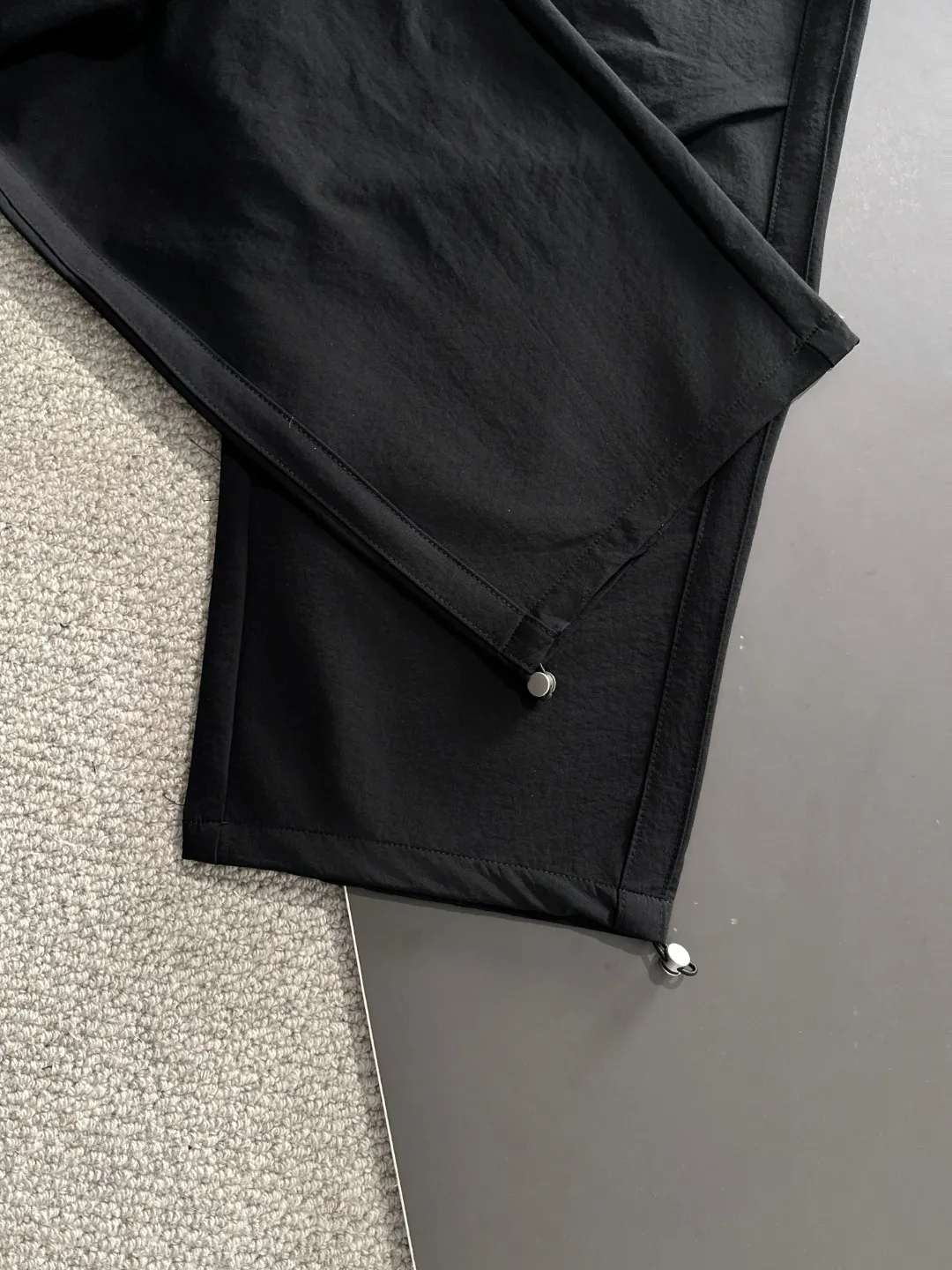 🅿️390 next day shipping Stone Island 2025 spring and summer new elastic band casual pants, thin counter custom fabrics, high breathability and comfort, impeccable details, brand element design concept, reflecting high quality. It feels delicate and soft! It presents a casual cut and the upper body shape is great! Size: M-4XL